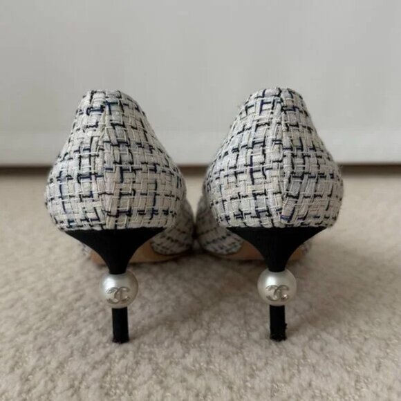 Chanel Tweed Pear Embedded Pumps - Picture 4 of 11